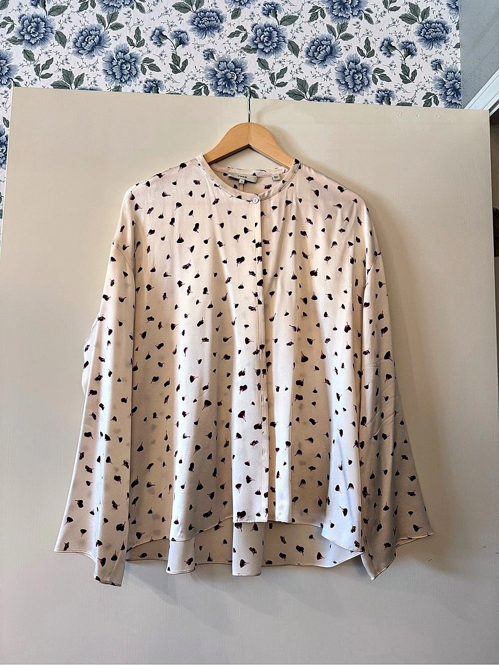 Vince Petal Blur Silk Relaxed Button-Front Shirt Floral Cream & Purple Large